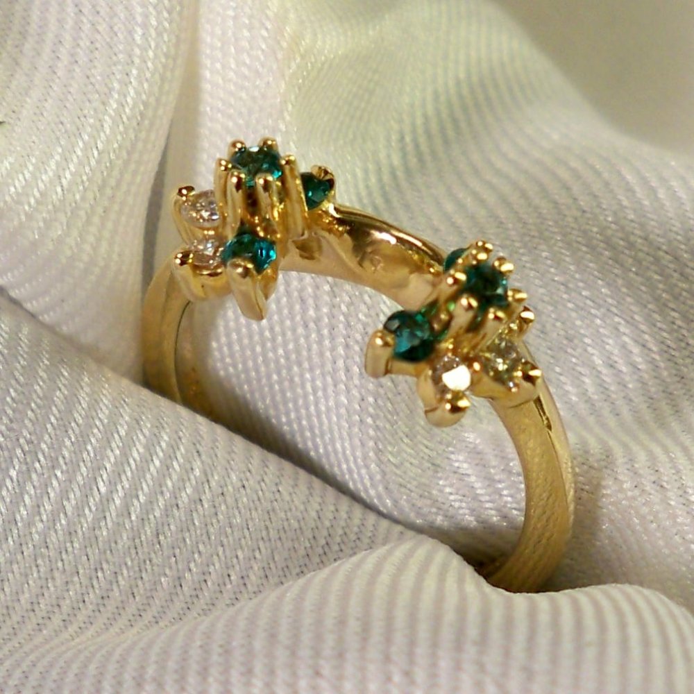 New 14K Solid Gold, DIAMONDS, EMERALDS RAP MARKS & MORGAN WEDDING RING